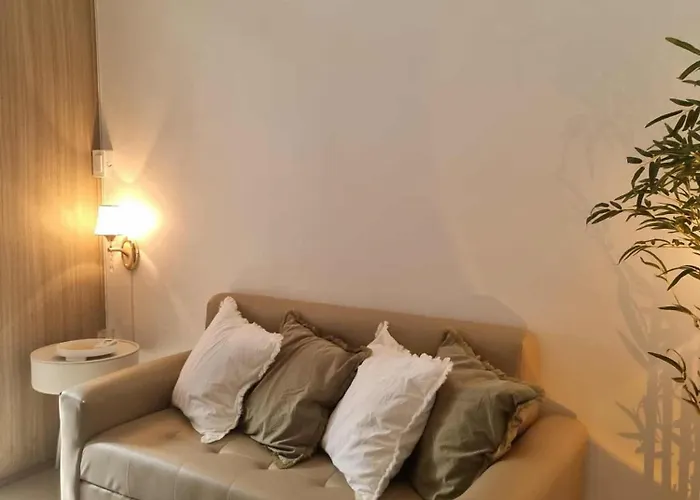 1569 Shore Residences Moa * Manilla